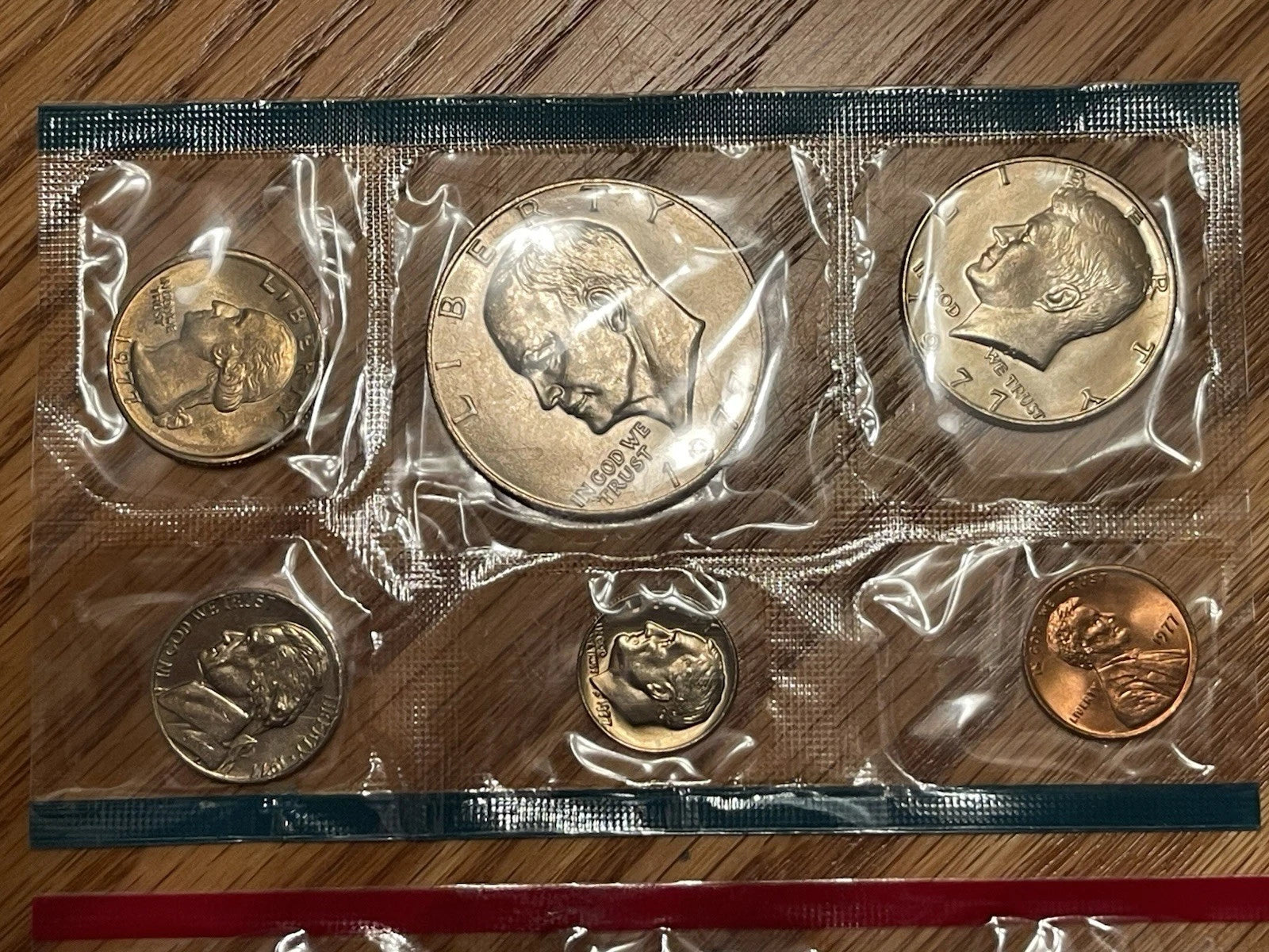 1977 P&D US Mint Uncirculated Set 12 Coins with OGP