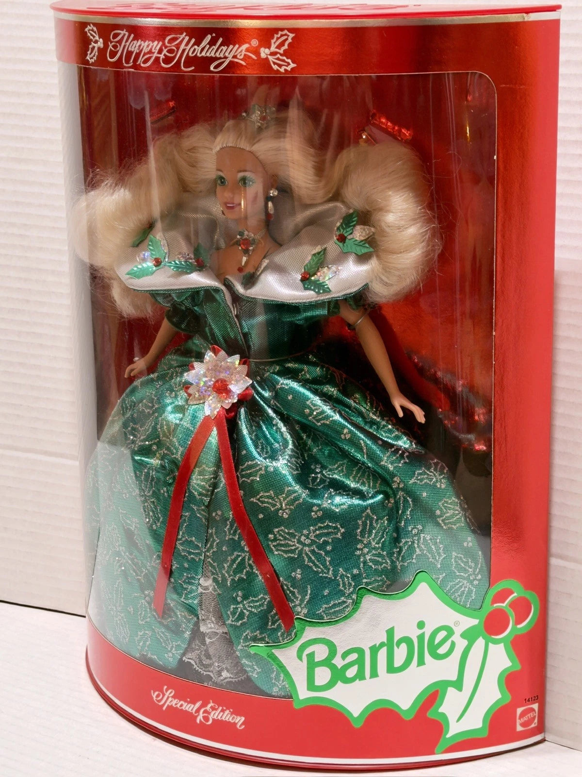 1995 Mattel Happy Holidays Barbie Special Edition Collector Doll NRFB