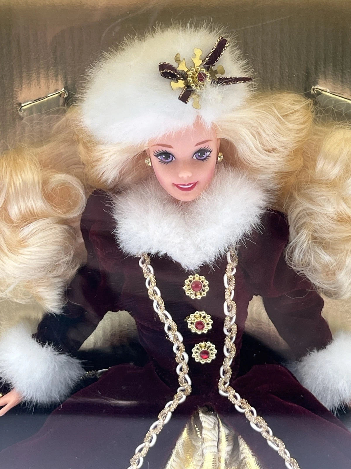 1996 Mattel Happy Holidays Barbie Doll #15646 Purple Eyes Variant NRFB