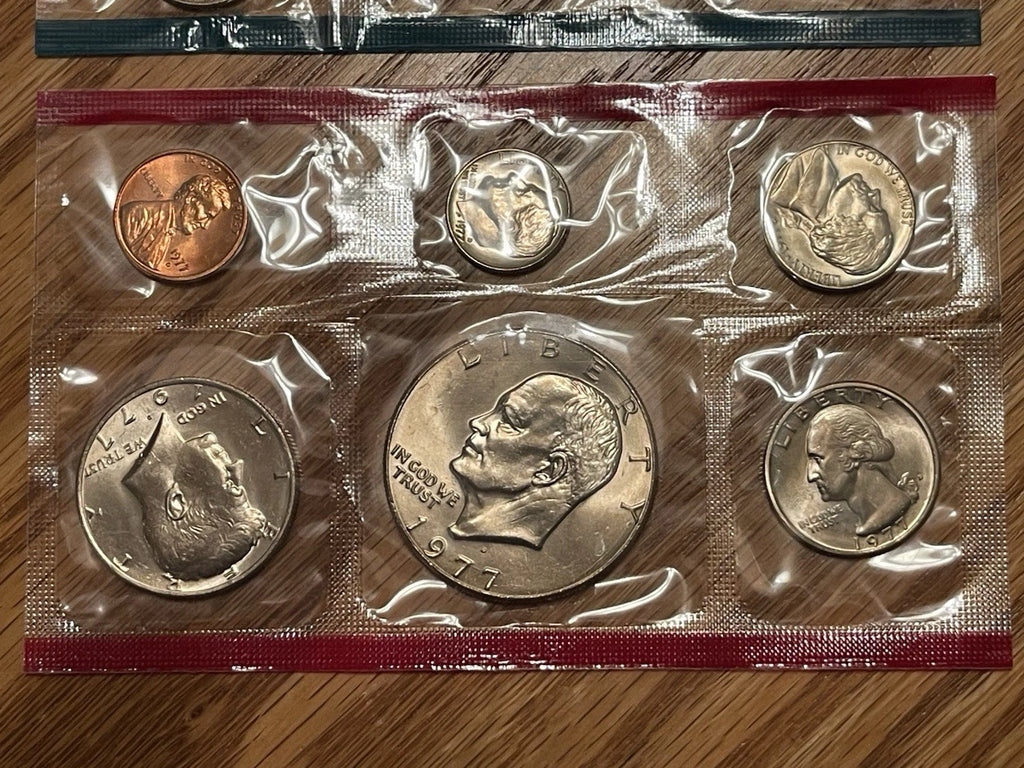 1977 P&D US Mint Uncirculated Set 12 Coins with OGP